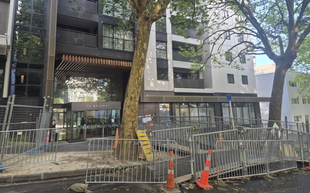 Fire crews called to central Auckland blaze | RNZ News