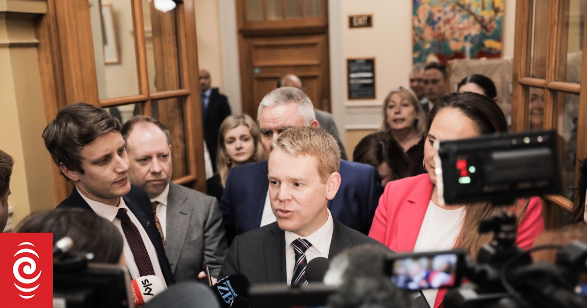 Hipkins commits to stay on as leader | RNZ