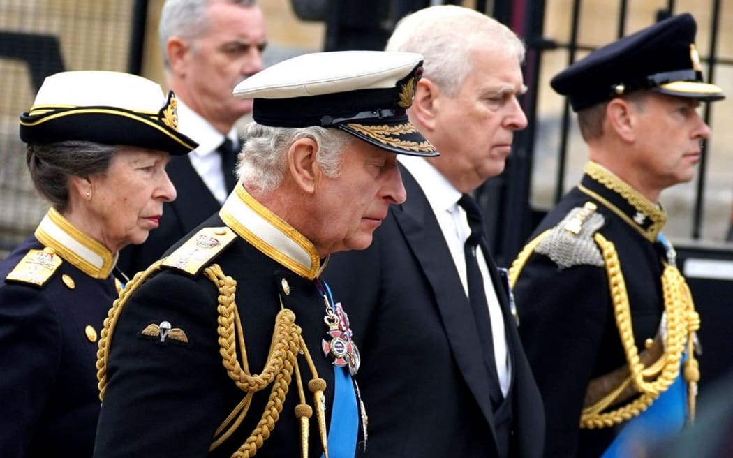 (FromL) Britain's Princess Anne, Princess Royal, Britain's King Charles III, Britain's Prince Andrew, Duke of York and Britain's Prince Edward, Earl of Wessex arrive at Westminster Abbey in London on September 19, 2022, for the State Funeral Service for Britain's Queen Elizabeth II. (Photo by Yui Mok / POOL / AFP)