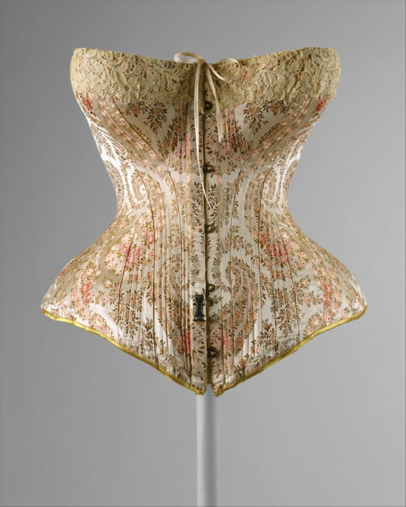An 1891 corset by Maison Léoty