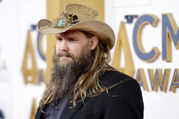 NASHVILLE, TENNESSEE - NOVEMBER 08: EDITORIAL USE ONLY Chris Stapleton attends the 57th Annual CMA Awards at Bridgestone Arena on November 08, 2023 in Nashville, Tennessee.   Jason Kempin/Getty Images/AFP (Photo by Jason Kempin / GETTY IMAGES NORTH AMERICA / Getty Images via AFP)
