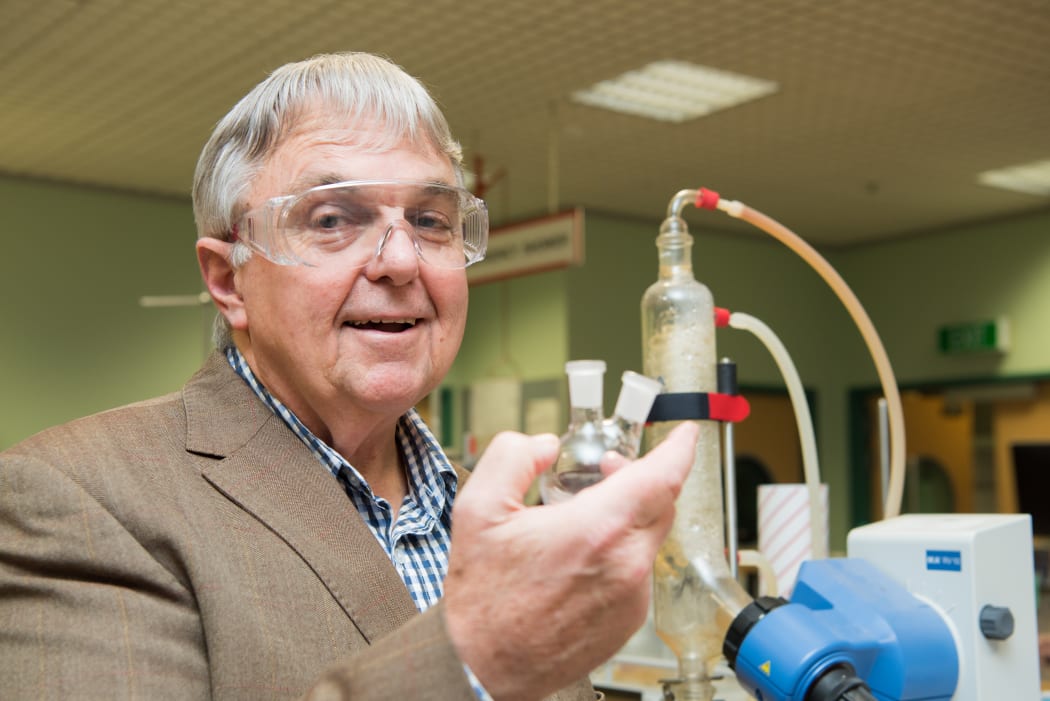 Professor Peter Tyler has won the 2017 MacDiarmid Award for his work discovering new drugs.