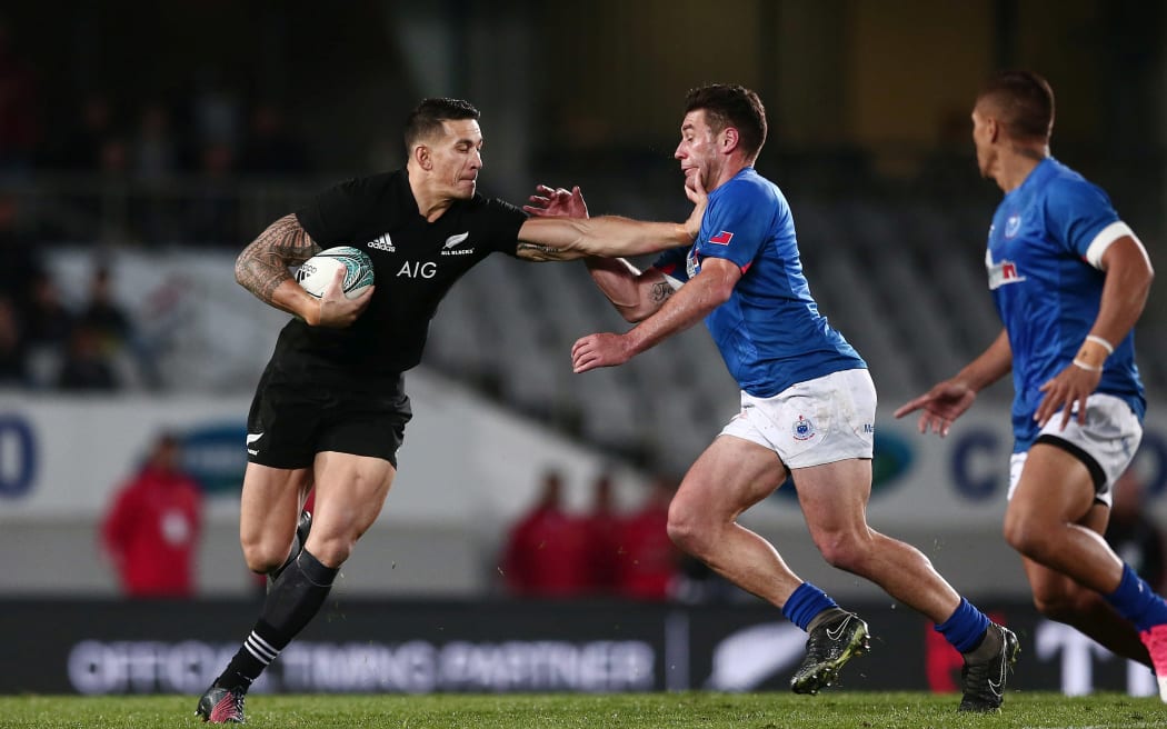 Kieron Fonotia struggled to contain All Blacks second-five Sonny Bill Williams during Manu Samoa's 78-0 defeat at Eden Park.