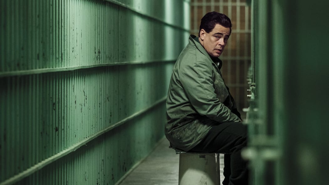 Benicio del Toro as Matt keeps an eye out in Escape at Dannemora.