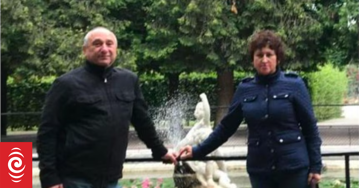 Video shows Bondi couple Boris and Sofia Gurman confronting gunman before deaths