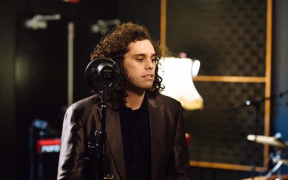 Hawkins (Victor Sulfa)