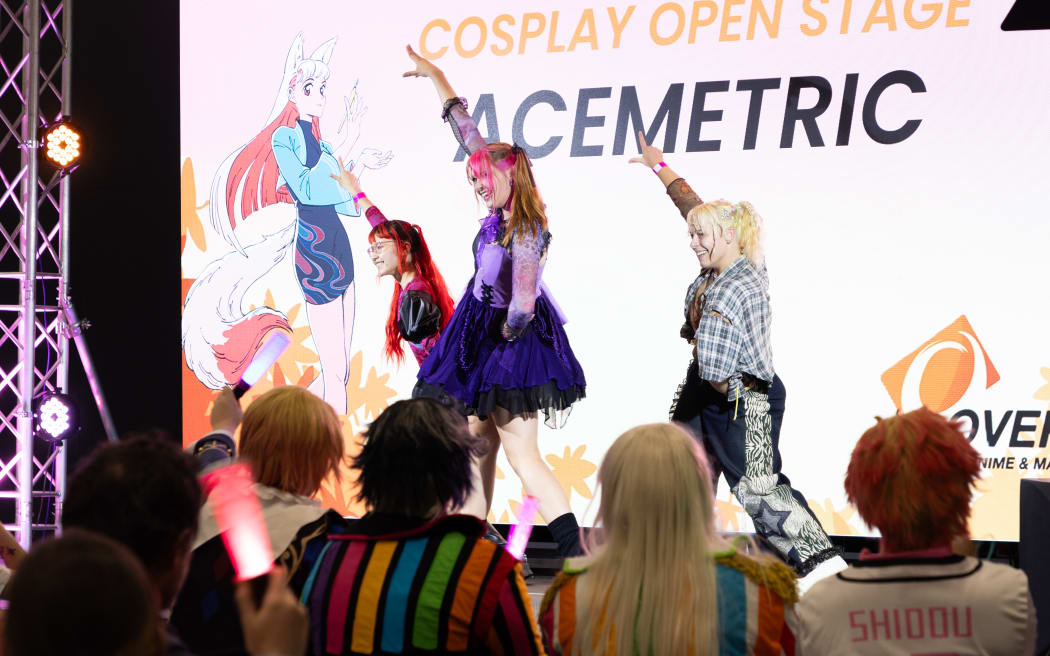 Underground idol performance at Overload convention on April 27