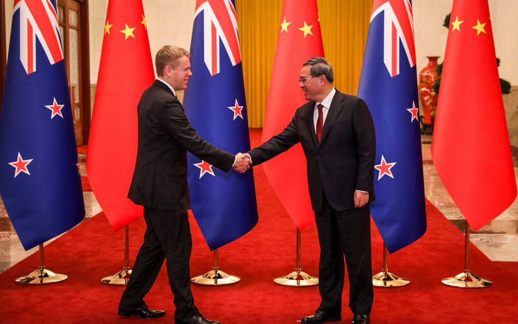 Chris Hipkins with China's Premier Li Qiang