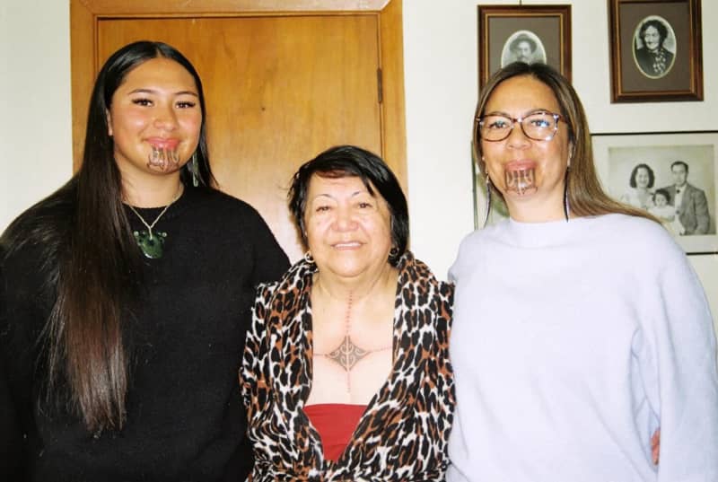 Kirsten Crawford (right), her mother (middle) and daughter Logan Crawford (left) at their mokopapa.