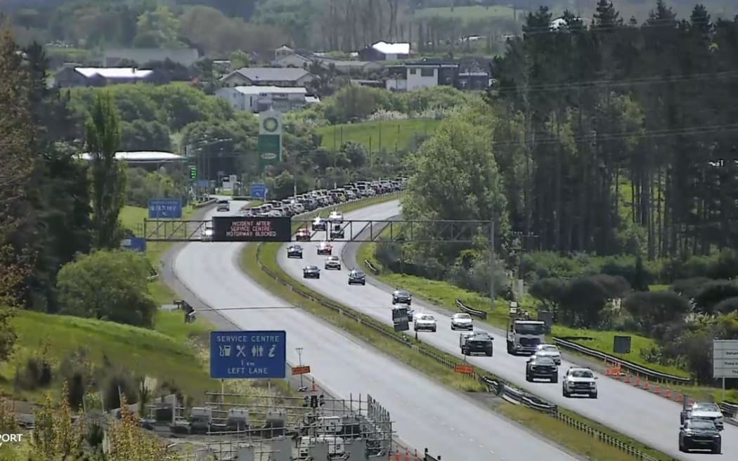 Traffic is stalled north of Auckland due to a crash.