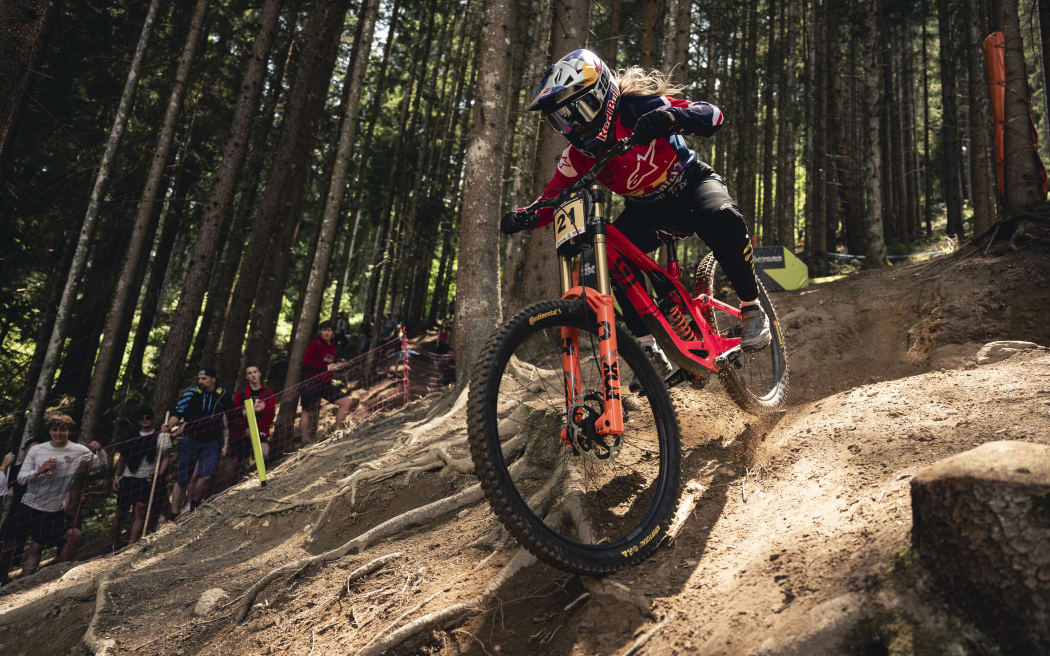 Jess Blewitt performs at UCI DH World Cup.