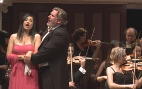 Maria Luigia Borsi as Desdemona, Simon O'Neill as Otello
