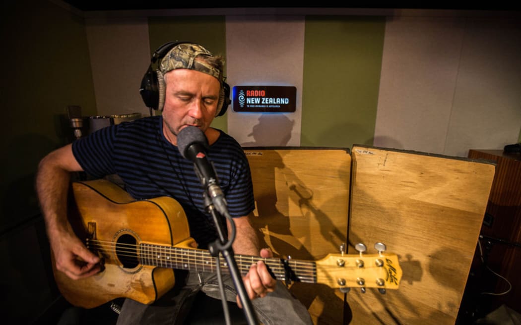 Aaron Carpenter (as part of Aaron Carpenter & The Revelators) performing in the RNZ Auckland studio