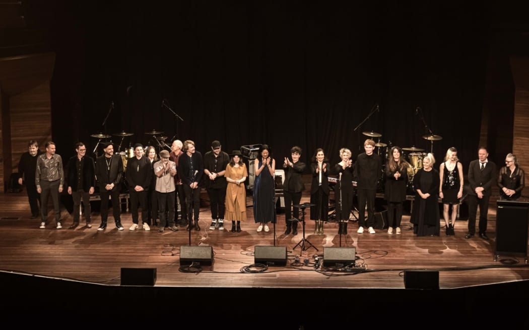 All artists of the concert are on stage to bow at the end of the concert.
