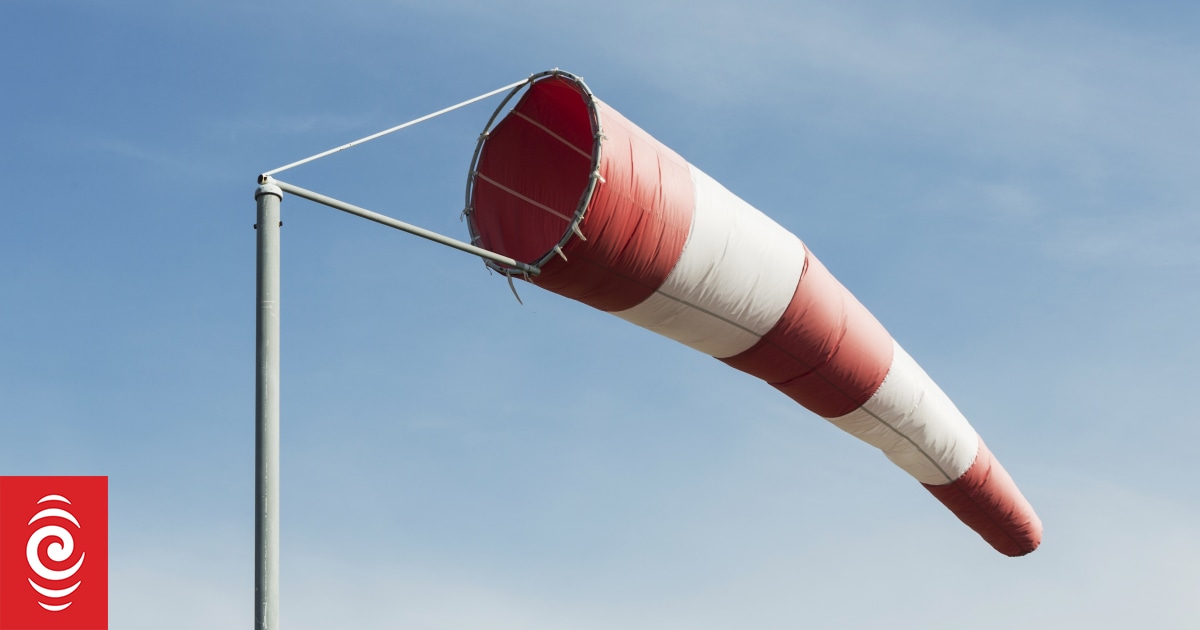 Flights disrupted, strong wind warnings lifted RNZ News