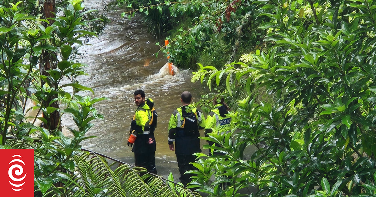 Search suspended for driver swept away into Mahurangi River, north of Auckland