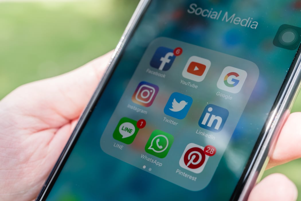 Social media apps. Instagram, Facebook, Whatsapp, YouTube, Google+, Pinterest, Line, Twitter logos.