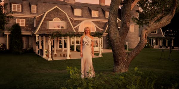 Milly Alcock as Simon in Sirens.