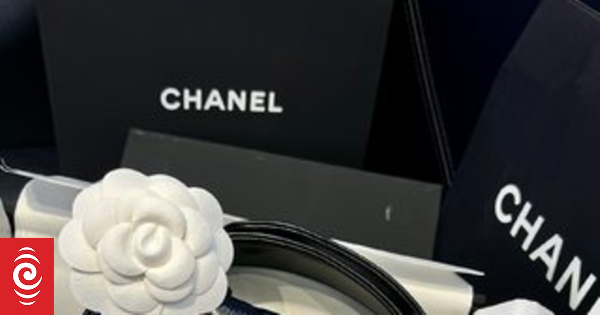 Telling the difference between real luxury goods and super fakes | RNZ News