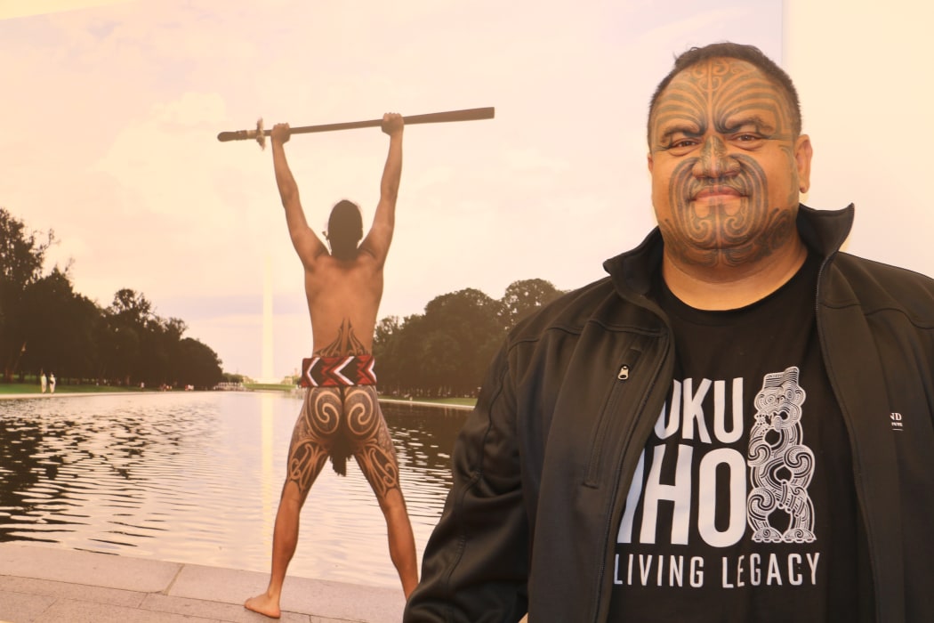 Arekatera Maihi graduated from the carving school in 2006, today he is head of the school.