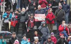 Crusaders fans brave bad weather at victory parade