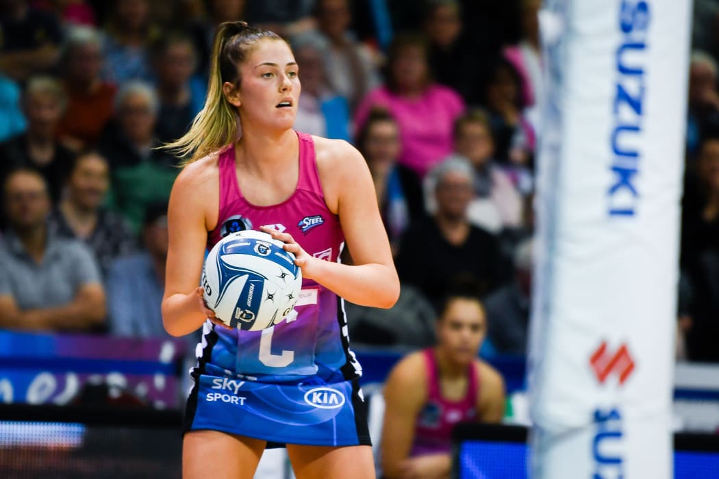 Kate Heffernan playing for the Southern Steel.