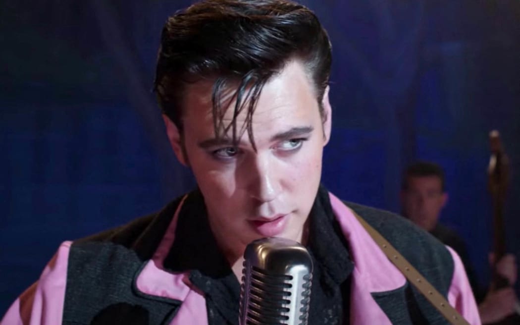 ELVIS 
2022
de Baz Luhrmann
Austin Butler.
COLLECTION CHRISTOPHEL © Warner Bros. - Bazmark Films - Roadshow Entertainment - The Jackal Group - Whalerock Industries
biographie; biopic; biography; Elvis Presley (Photo by Warner Bros. - Bazmark Films - R / Collection ChristopheL via AFP)