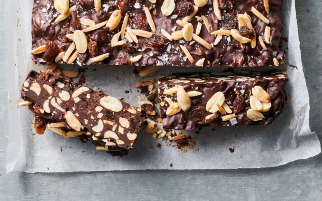 SALTY PEANUT, RAISIN AND DARK CHOCOLATE BARS