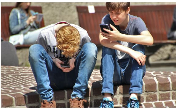 teens on phones