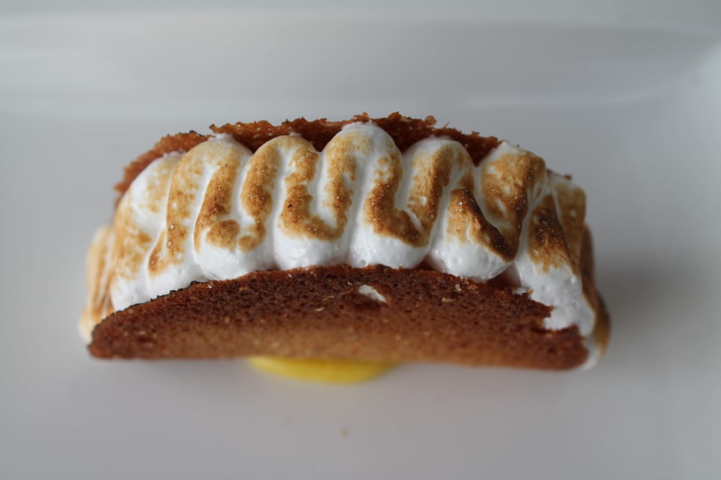 Mini lemon meringue taco
