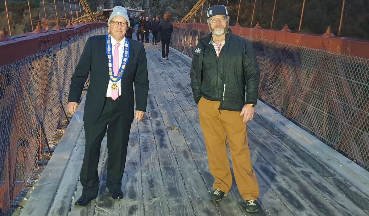 Jim Boult and Henry van Asch get ready to bungy jump.