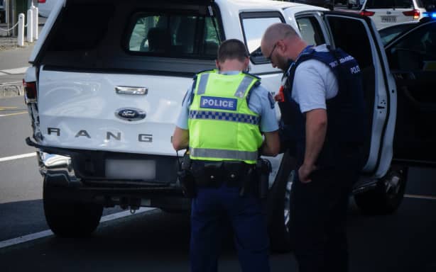 Four teens charged after burglary and high-speed chase in Auckland | RNZ