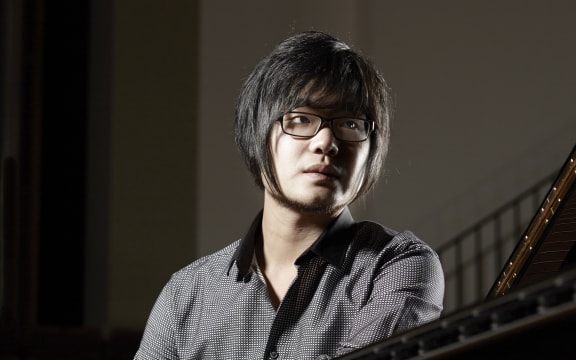 Dong Yi Lee