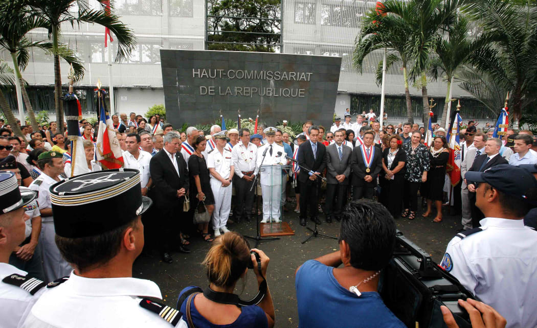 Ceremony in Tahiti to remember victims of Paris attacks