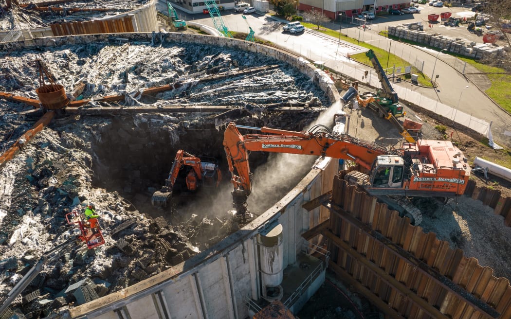 Christchurch mayor apologises to residents for Bromley wastewater plant