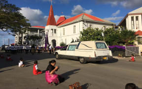 'Akilisi Pohiva's cortege reaches Nuku'alofa