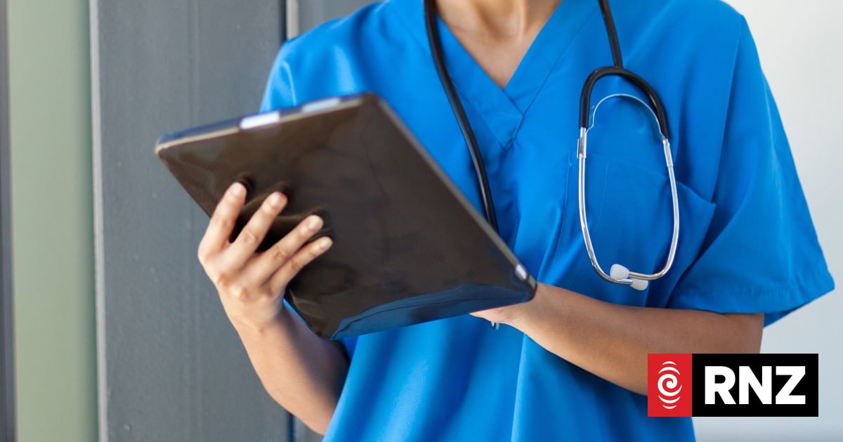 Nursing graduate applies for more than 100 jobs without success