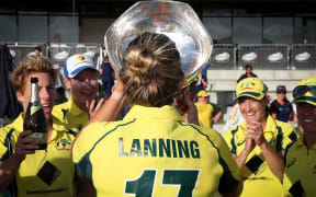 Meg Lanning toasts victory with the Rosebowl trophy.