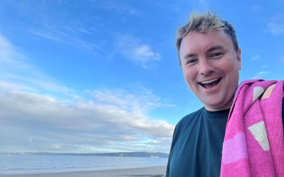 Tom Sainsbury phones in from the beach