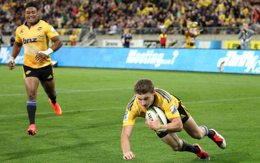 Beauden Barrett scores for the Hurricanes in 2015.
