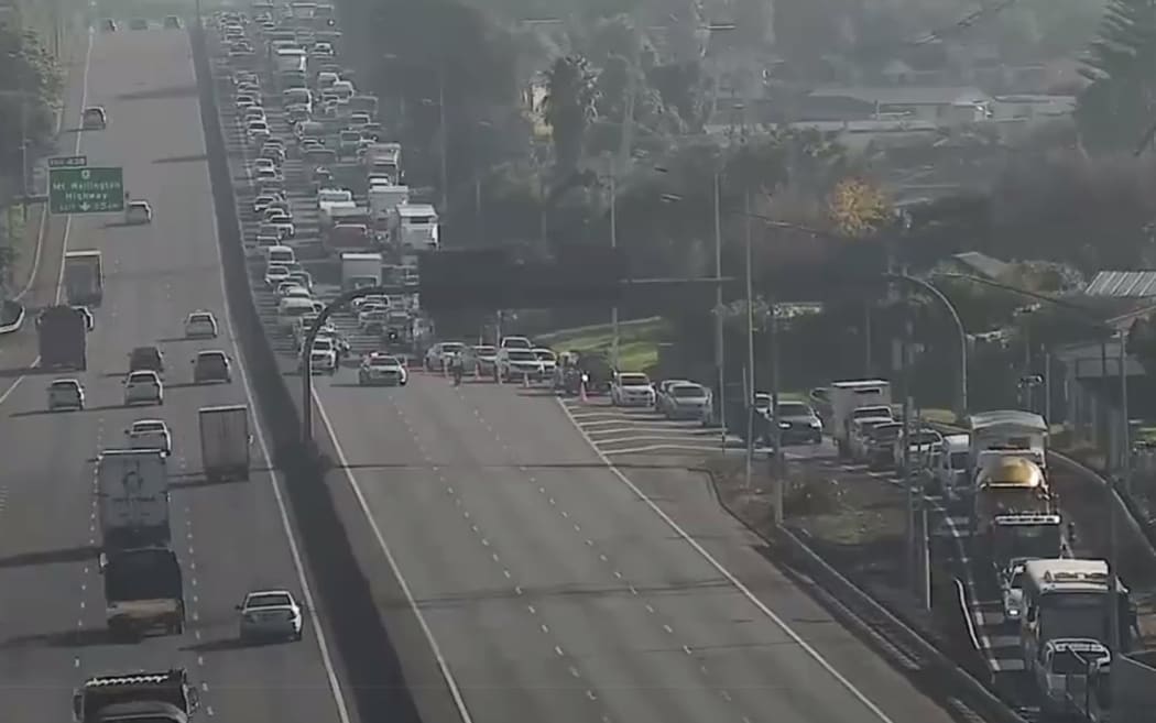 Police have closed south-bound lanes of Auckland's Southern Motorway following a crash involving a fleeing driver.