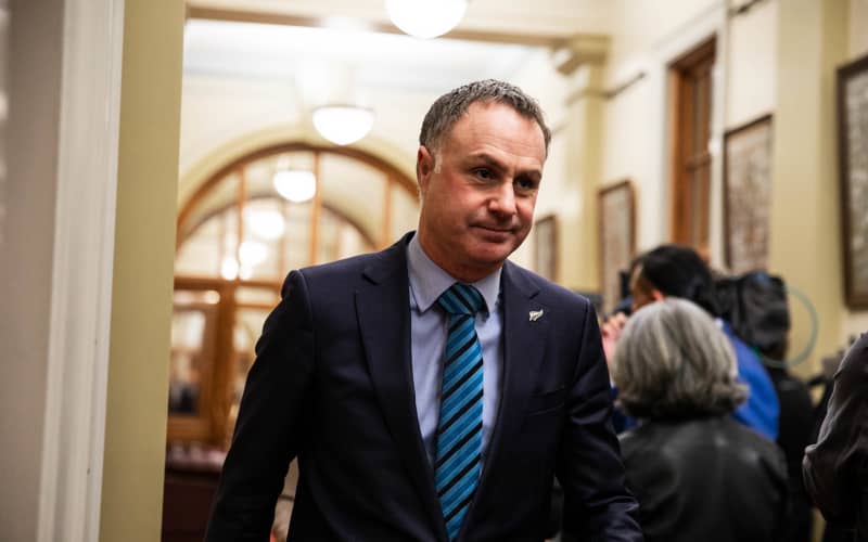 Parliament debates climate targets under urgency | RNZ