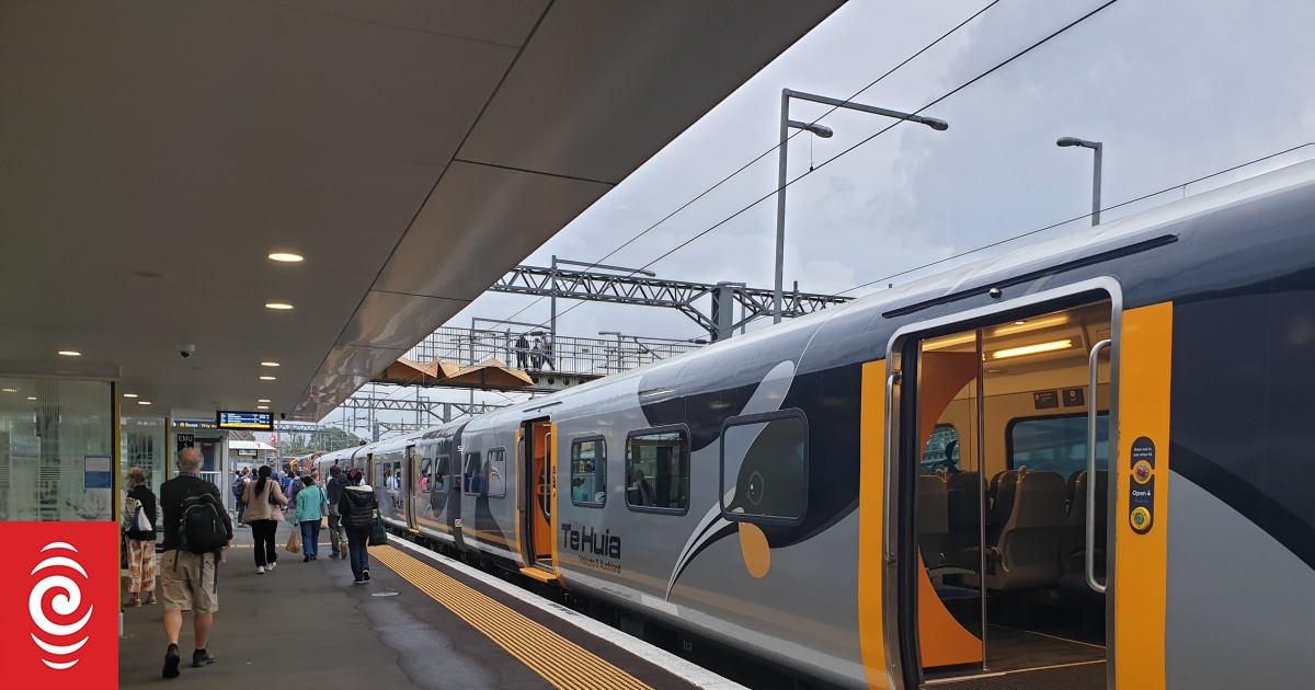 Hamilton-to-Auckland train Te Huia trial extended to June 2027