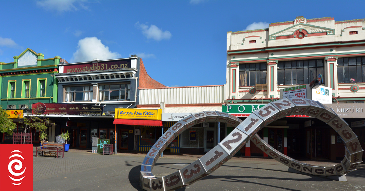 Questions over Palmerston North fence heights increasing RNZ