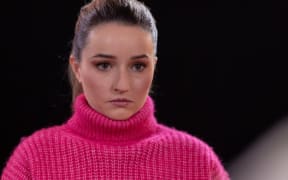 In Apple Cider Vinegar, Kaitlyn Dever reimagines the story of Belle Gibson, who admitted to lying about her cancer in a now infamous 60 Minutes interview.
