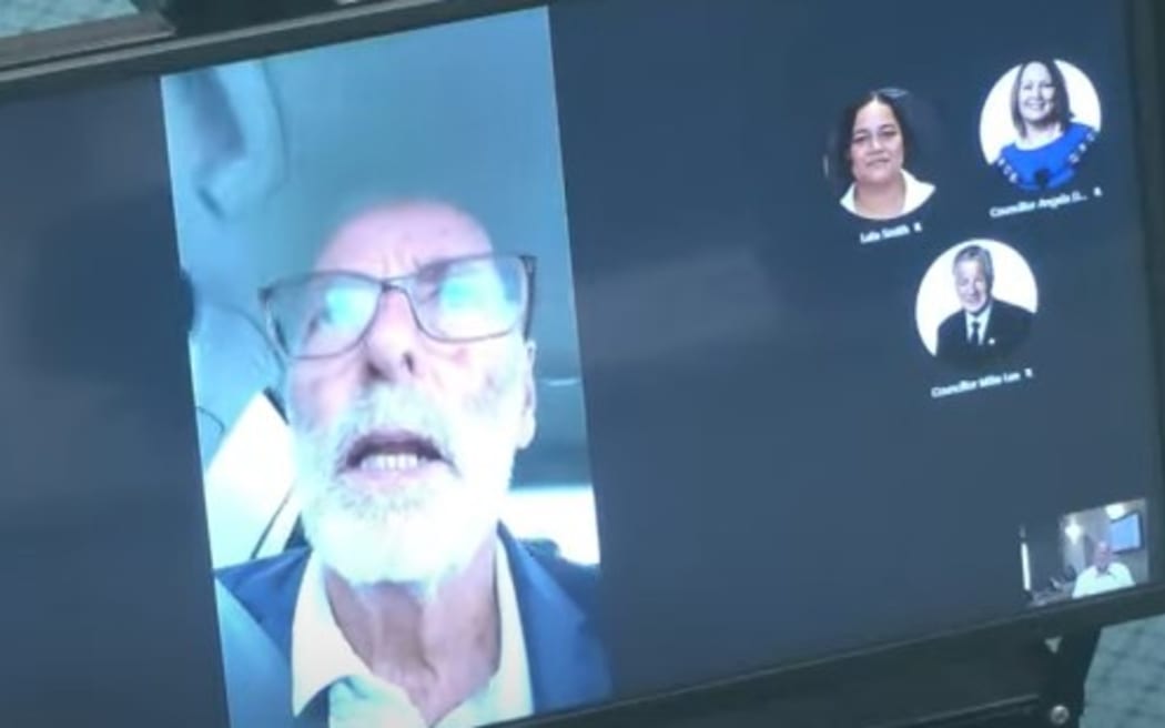Auckland Mayor Wayne Brown can be seen driving while on a video call.