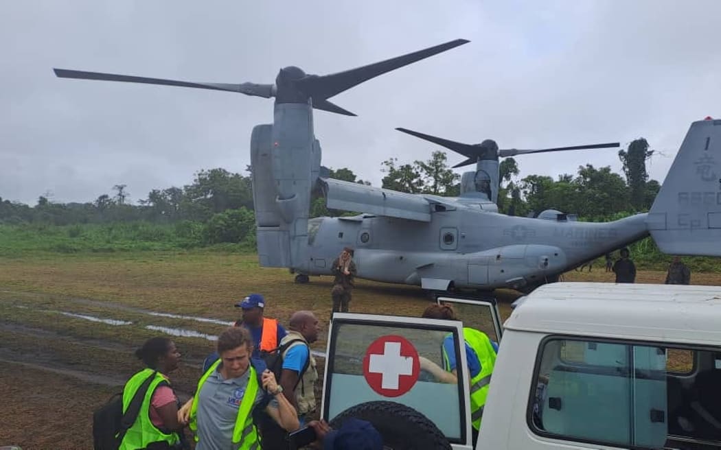 Relief supplies have arrived in Buka. Dispatch of supplies to Torokina and Wakunai have begun with the support of the US Marines’ MV 22 Osprey.