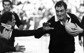 Brian Lochore on the burst in a test against South Africa in 1970.