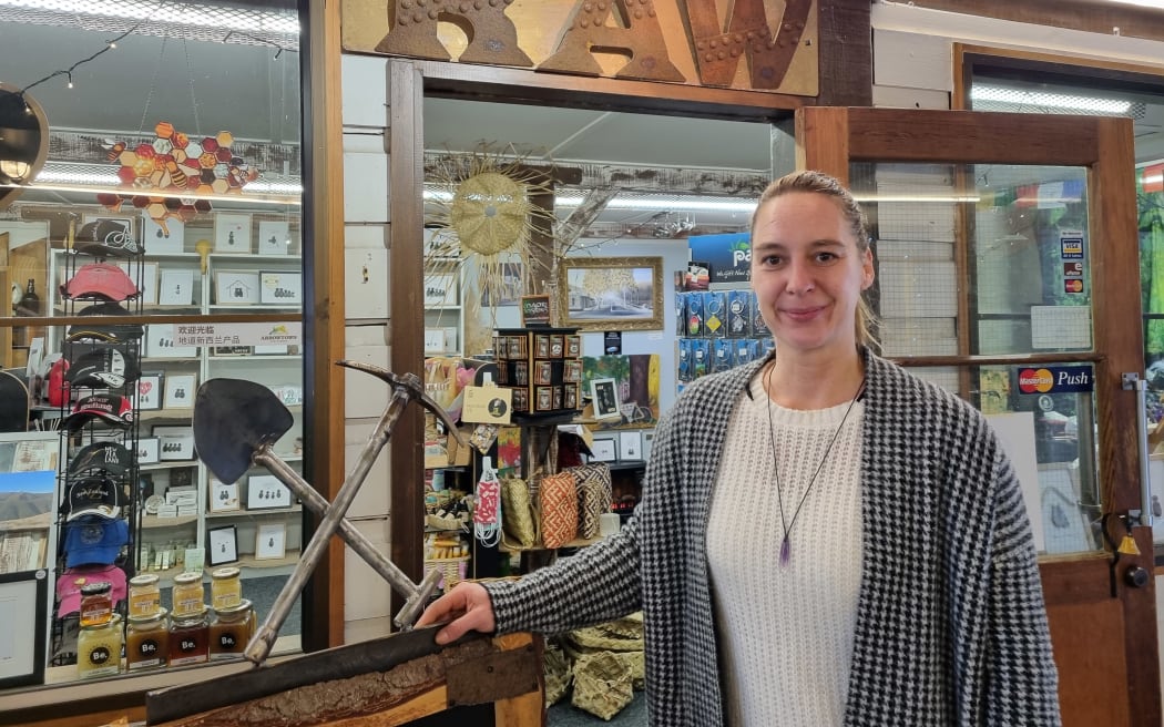 Mandy Keep owns a tour business and gift shop in Arrowtown, RAW.