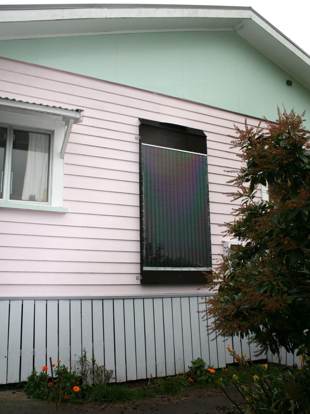 Terry Johnson and Mel McMinn's DIY solar-heater